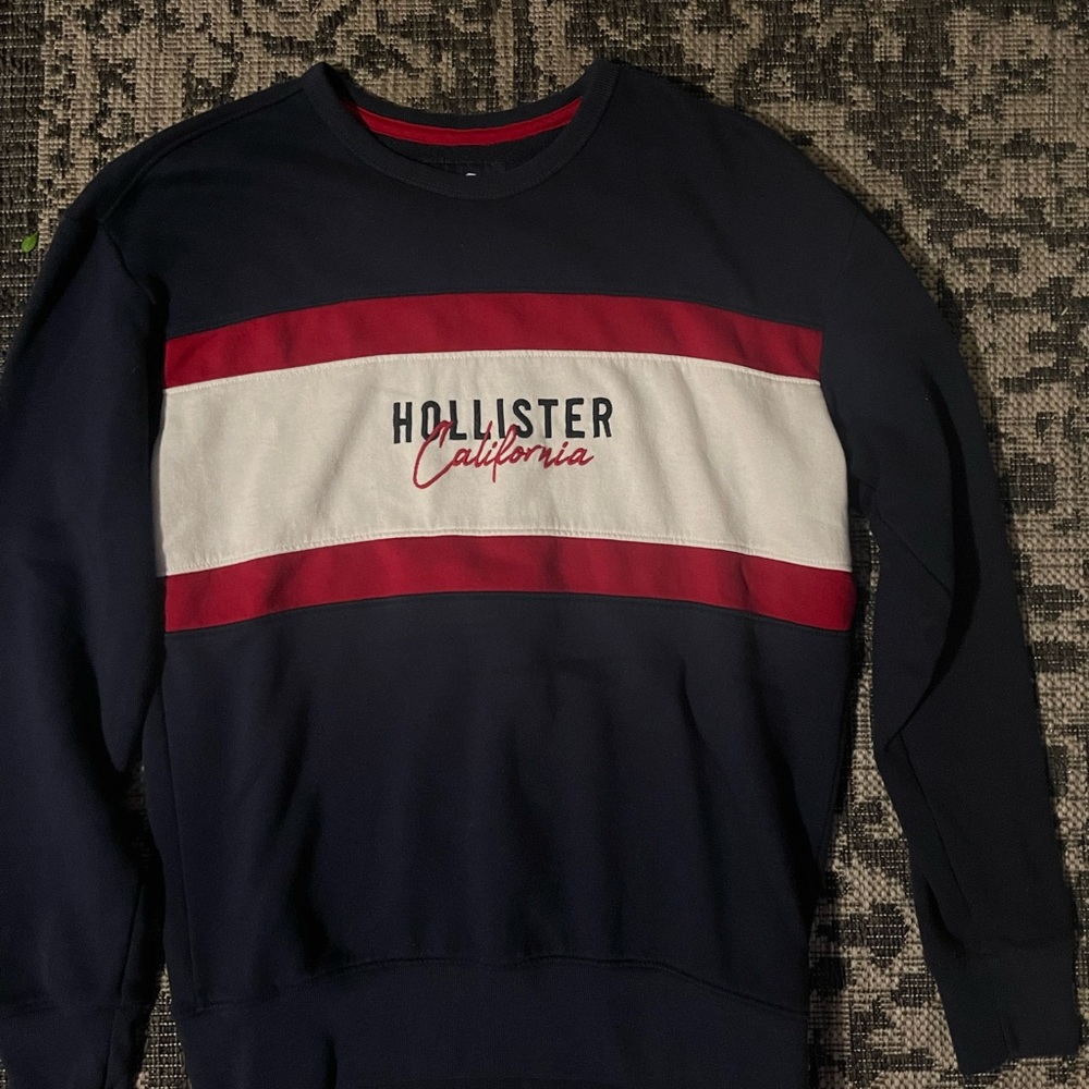 Hollister Crewneck
